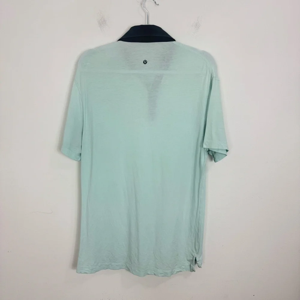 LULULEMON Light Blue Gray Trim Short Sleeve Polo Shirts Size Medium